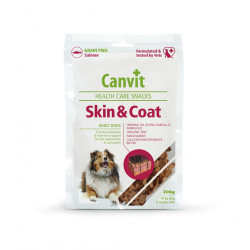 Canvit Skin And Coat 200 г - Напіввологі функціональні ласощі з лососем для собак